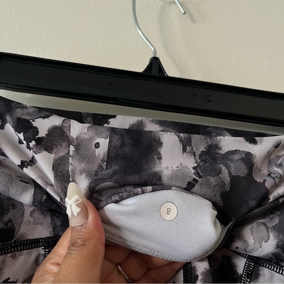 Lululemon Wunder Short 2"
Mini Obscurred Black Dusty Mauve - Picture 9 of 10